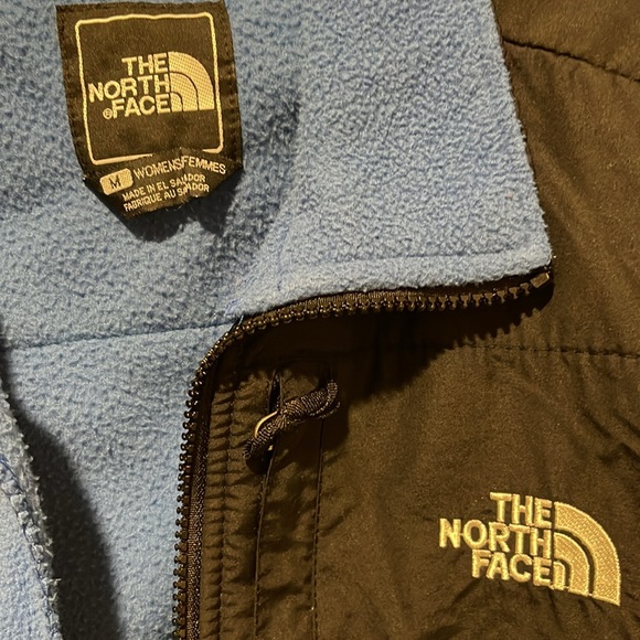 The North Face light blue and black jacket women’s medium - Picture 2 of 6